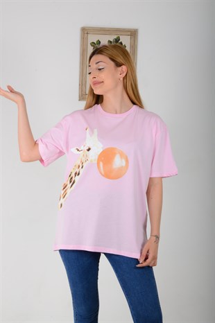 Pembe Zürafa Baskılı Tişört